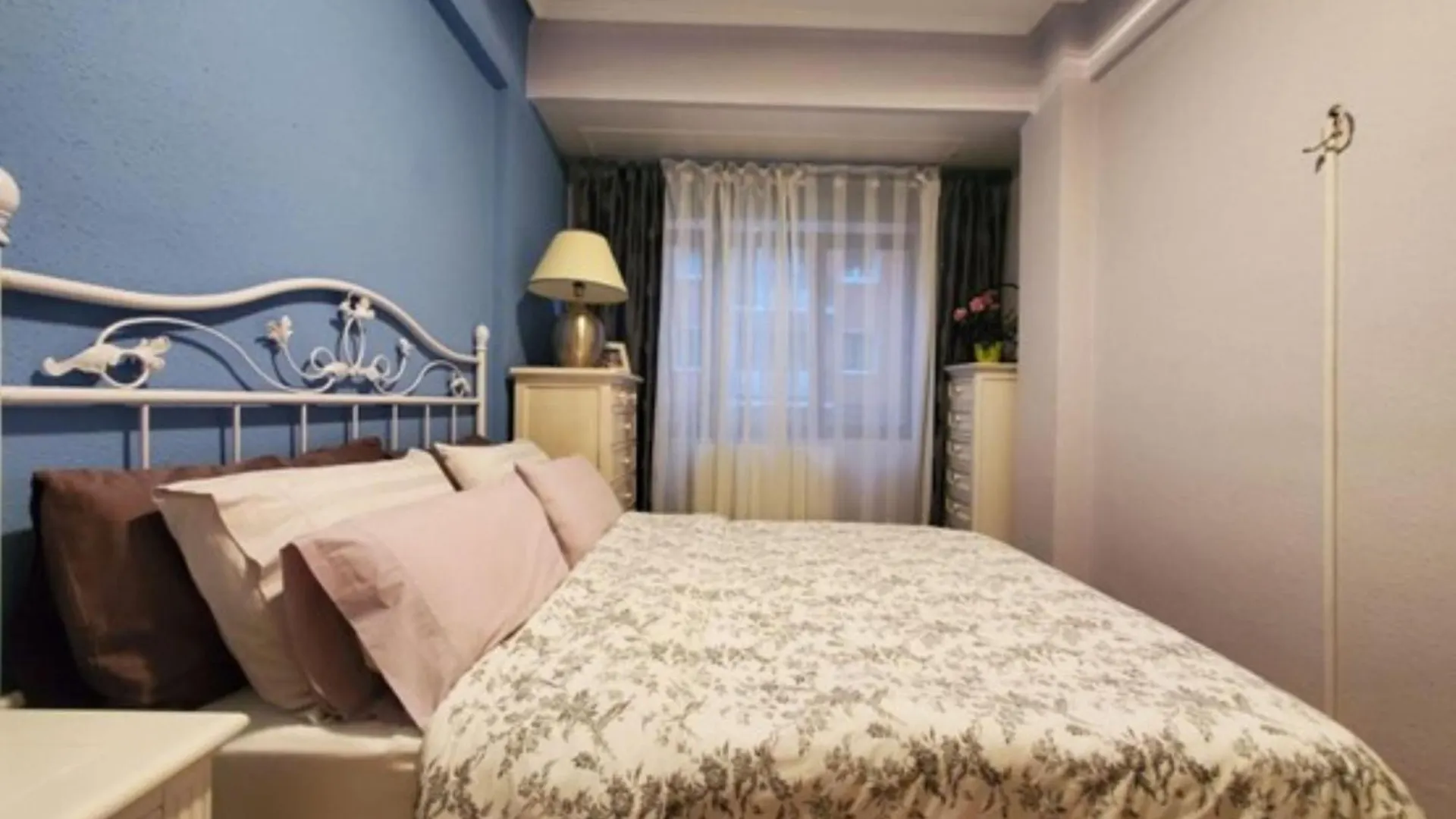 Апартаменты Apartamento De Dos Habitaciones En Бильбао